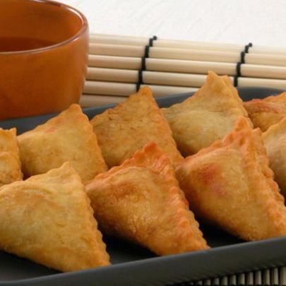 Жареные пирожки с вишней