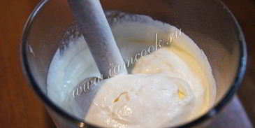 бисквитные пирожные с клубничным кремом