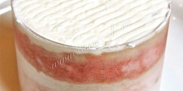 бисквитные пирожные с клубничным кремом