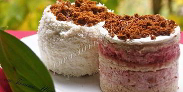 бисквитные пирожные с клубничным кремом