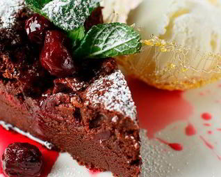 Брауни с вишневой прослойкой