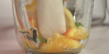 карамельные пирожные с фруктами