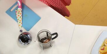 карамельные пирожные с фруктами