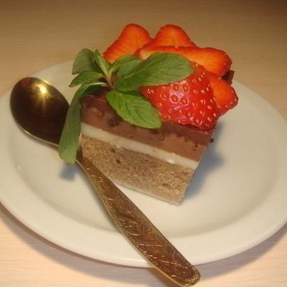 Кофейное пирожное Три шоколада