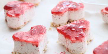 кокосово-клубничное пирожное