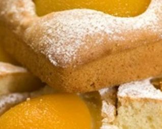 Персиково-миндальное пирожное