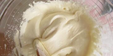 пирожное буше глазированные с малиново-ореховым кремом