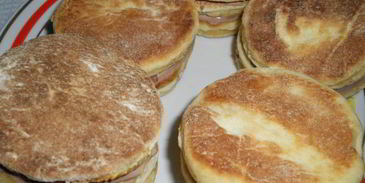 пирожное из творожного теста на сковороде