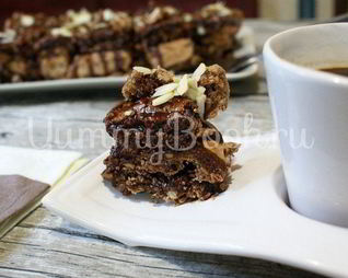 Пирожные Шоколадное безе с орехами