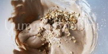 пирожные шоколадное безе с орехами