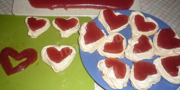 пирожные валентинки