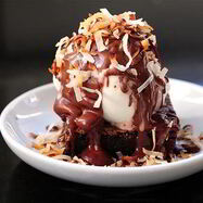 Рецепт Шоколадных пирожных с теплым шоколадным соусом