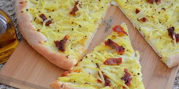 картофельная пицца с вялеными помидорами