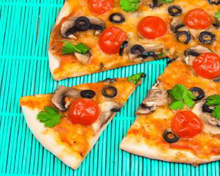 Легкая пицца с хрустящей корочкой