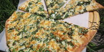 пицца красное и белое