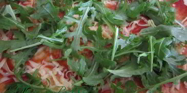 пицца красное и белое