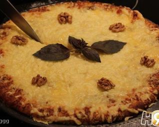 Пицца Quattro Formaggi с грецким орехом