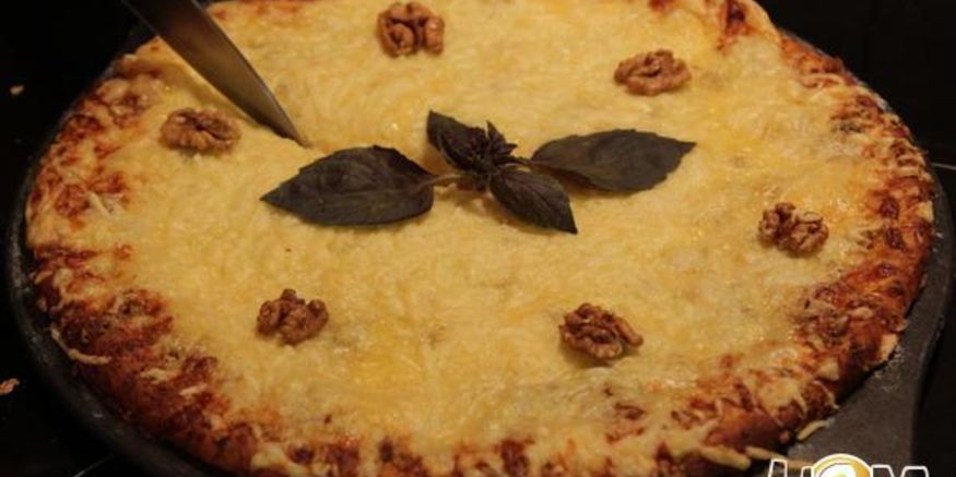 Рецепт пиццы quattro formaggi с грецким орехом