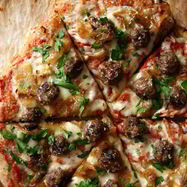 Рецепт Пиццы с фрикадельками, луком и петрушкой