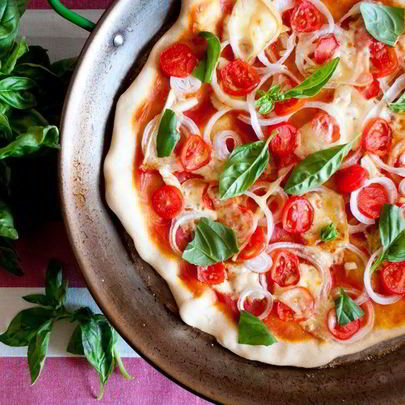 Пицца с помидорами черри