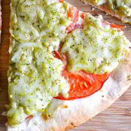 Рецепт Пиццы с помидорами, моцареллой и базиликом