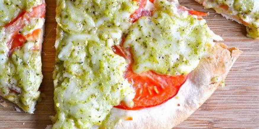 Рецепт пиццы с помидорами, моцареллой и базиликом