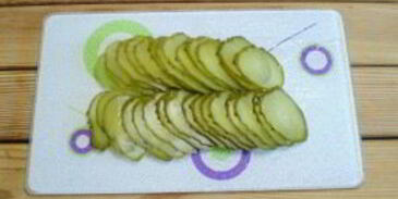 пицца с солеными огурцами