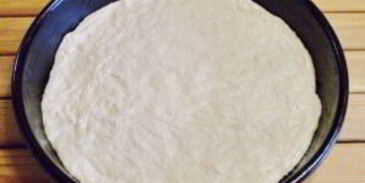 пицца с солеными огурцами