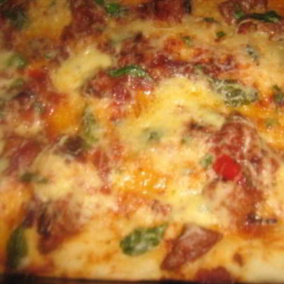 Пицца с телятиной в пикантном соусе