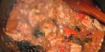 пицца с телятиной в пикантном соусе