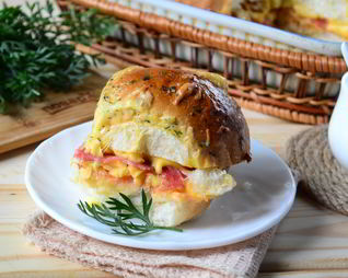 Пицца в мягких булочках