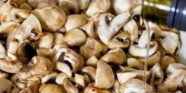 цельнозерновая пицца с шампиньонами и рикоттой