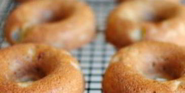 банановые пончики с грецкими орехами