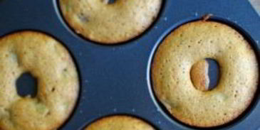 банановые пончики с грецкими орехами