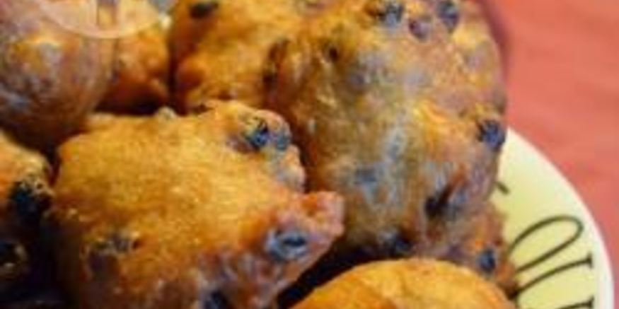 Рецепт дрожжевых пончиков с изюмом