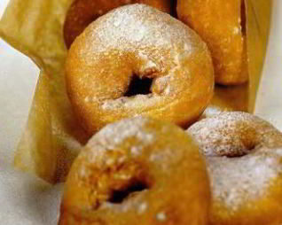 Пончики с апельсиновым соусом