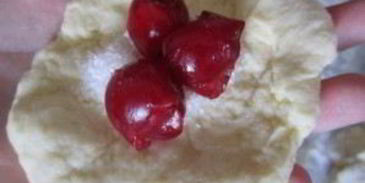 пончики с вишней