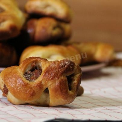 Прецель — вкусная выпечка с маком, корицей и сухофруктами