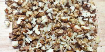 чайная коврижка с изюмом и орехами в мультиварке