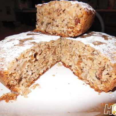 Коврижка с орехами, яблоками и кокосом