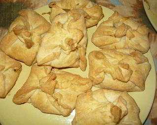 Пряные слойки с ананасом