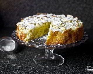 Пышная шарлотка с яблоками