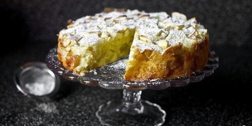 Рецепт пышной шарлотки с яблоками