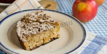 шарлотка на сковороде с яблоками