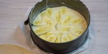 шарлотка с бананами