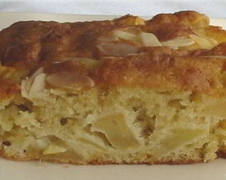 Шарлотка с грушами и яблоками