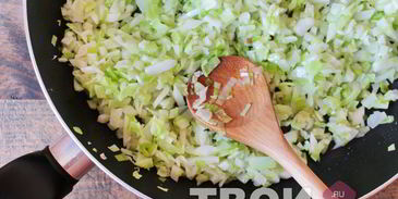 шарлотка с капустой