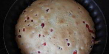 шарлотка с клюквой