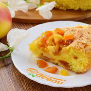 Рецепт Шарлотки с курагой и яблоками