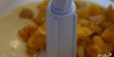 шарлотка с курагой